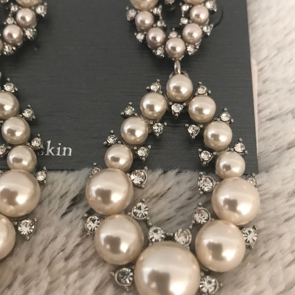 Cezanne tear drops with synthetic pearls and ๐๐ - Picture 6 of 6